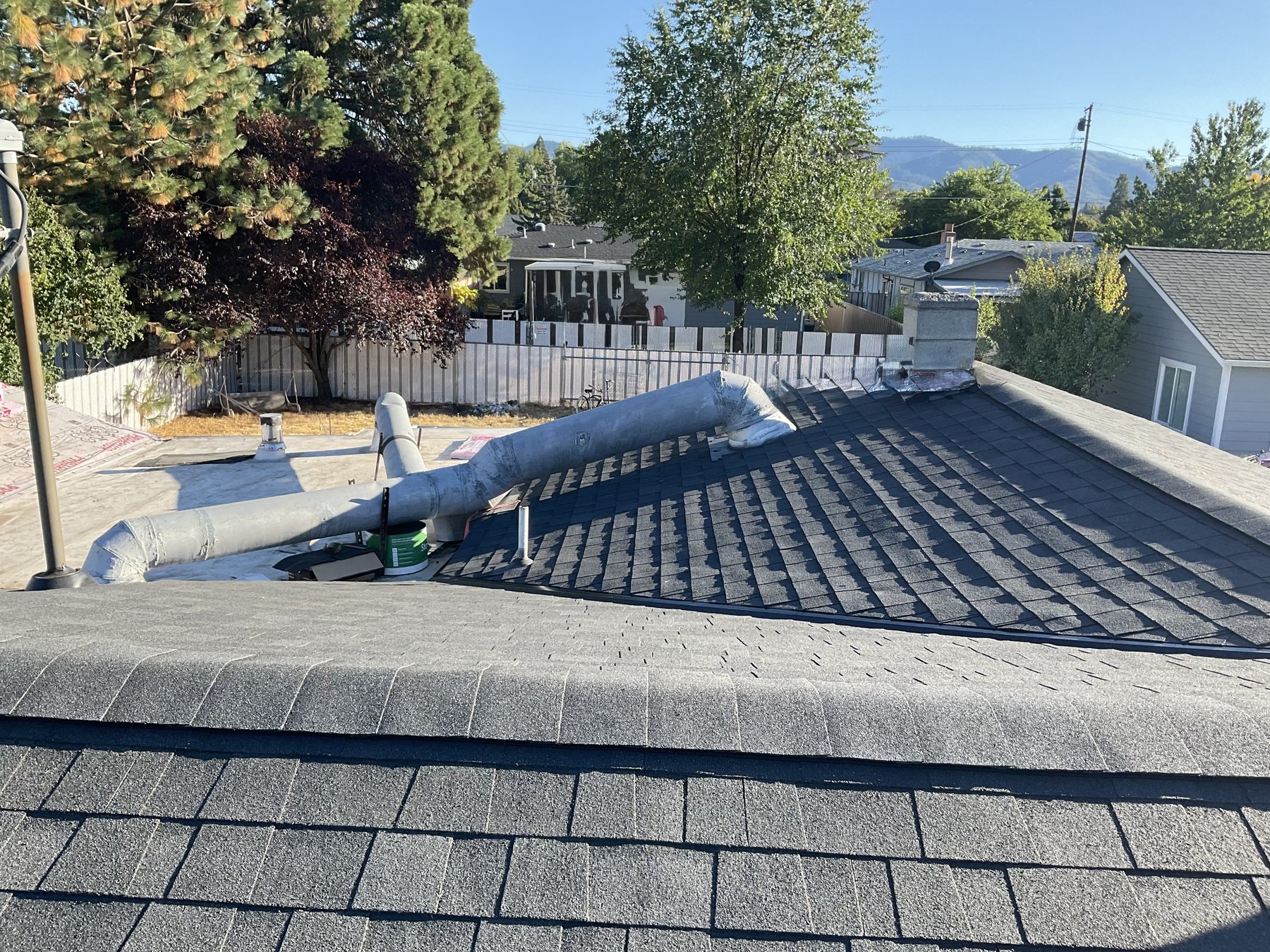 Dimensional Shingle Craftsmanship and Edge Finish